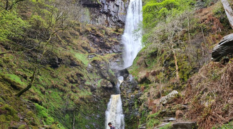 The image shows the full height of the waterfall Pistyll Raeadr