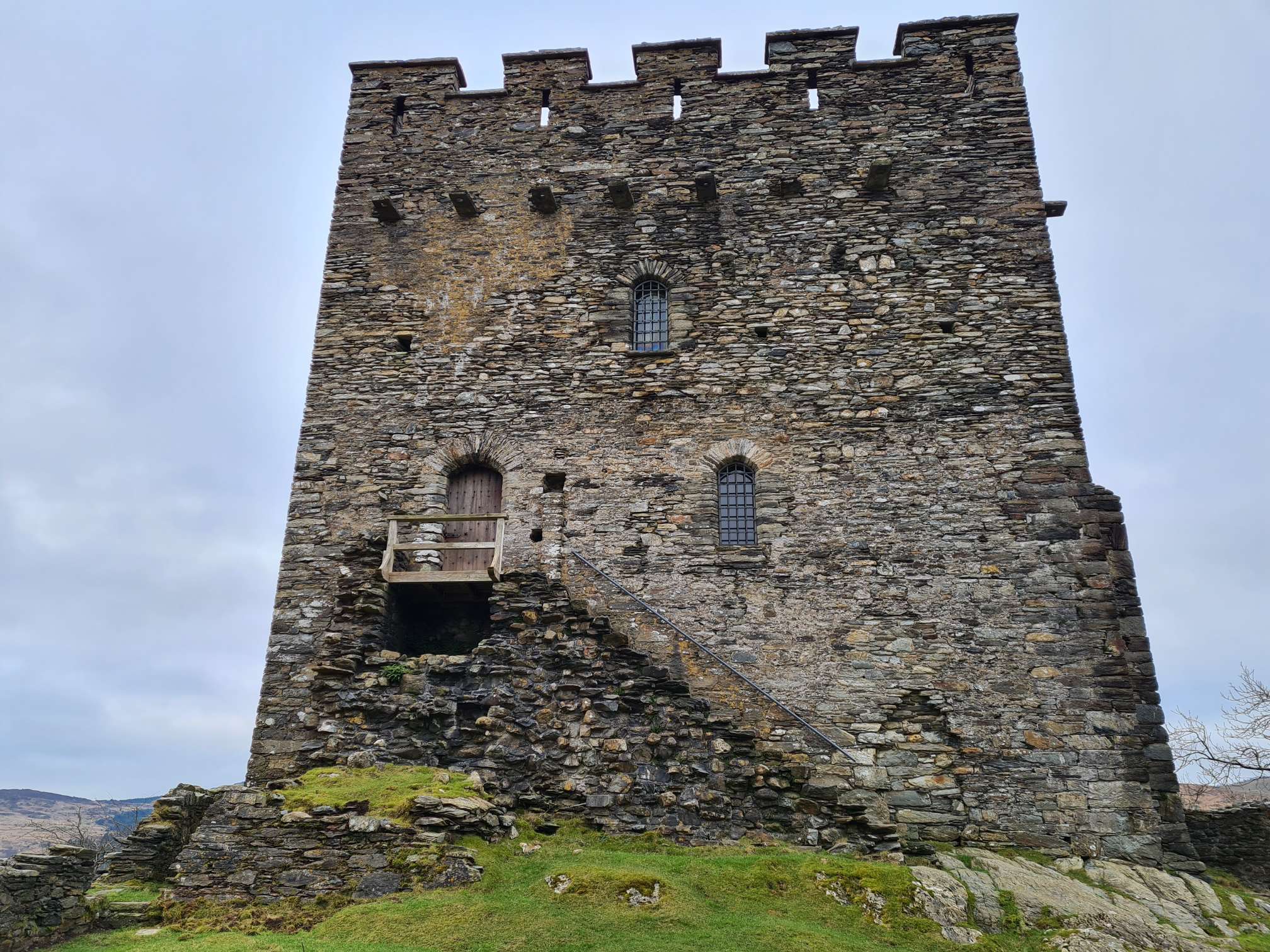 Dolwyddelan Castle keep, the only part left in good condition